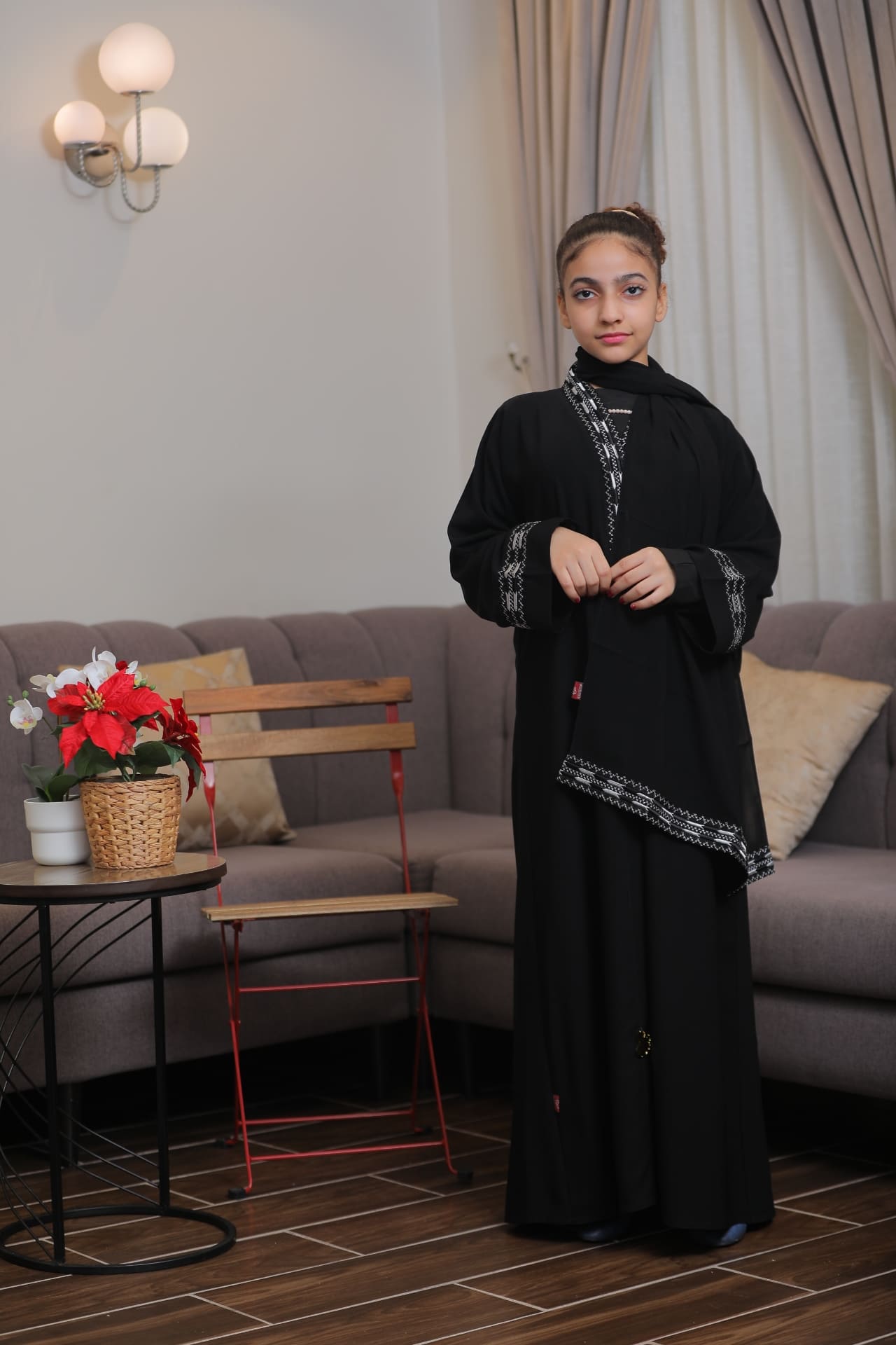 #6-1025 عباية قماش ملكي شريط امام