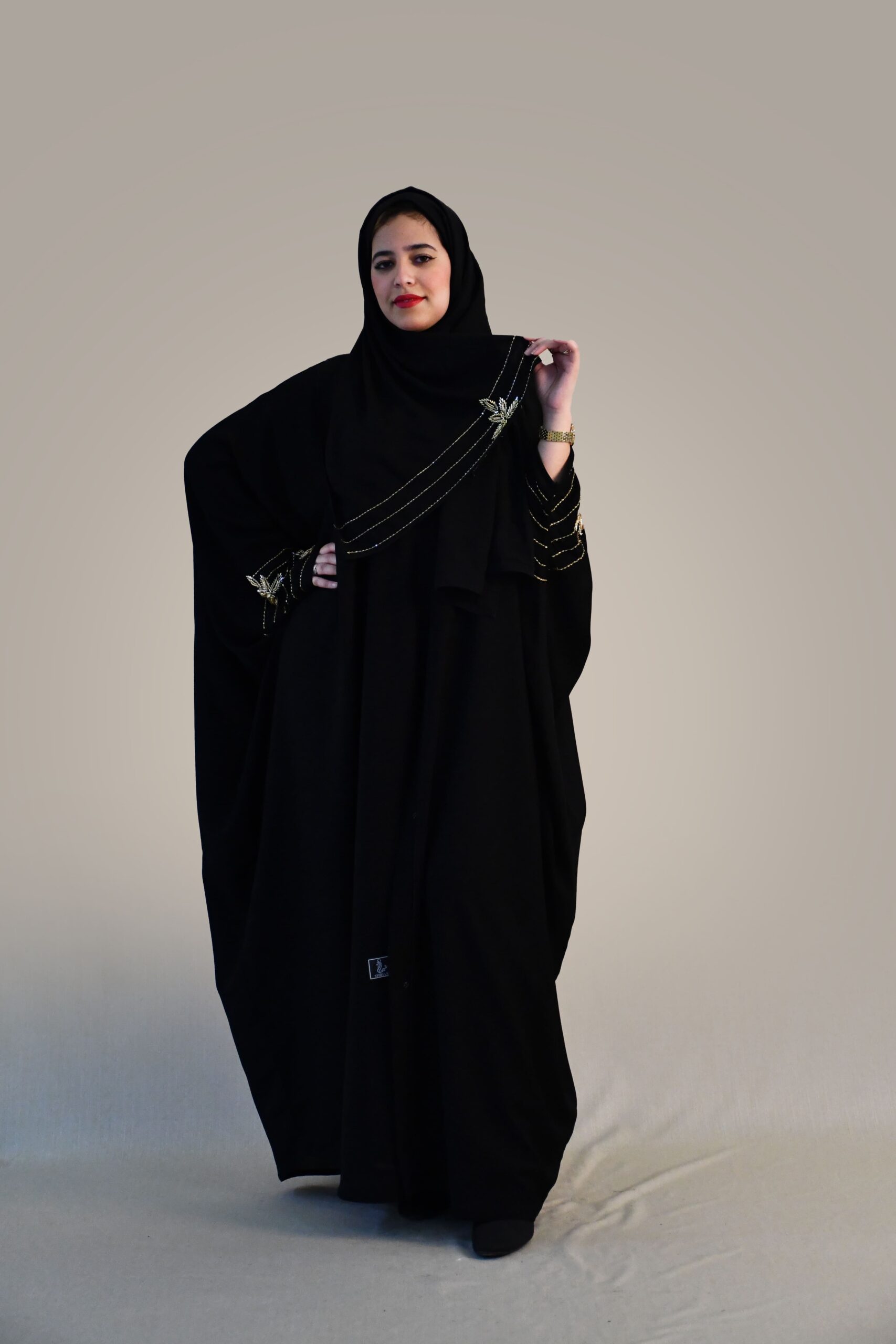 3-1250 عبايه شيهانه ملكي