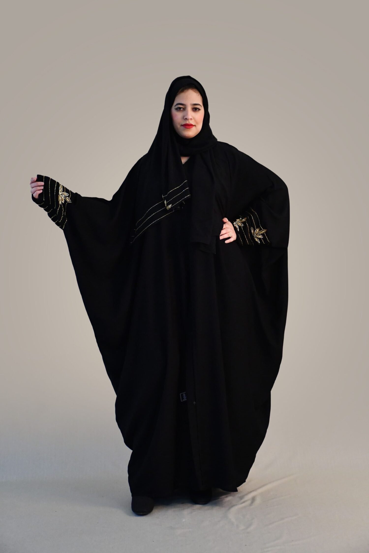3-1250 عبايه شيهانه ملكي
