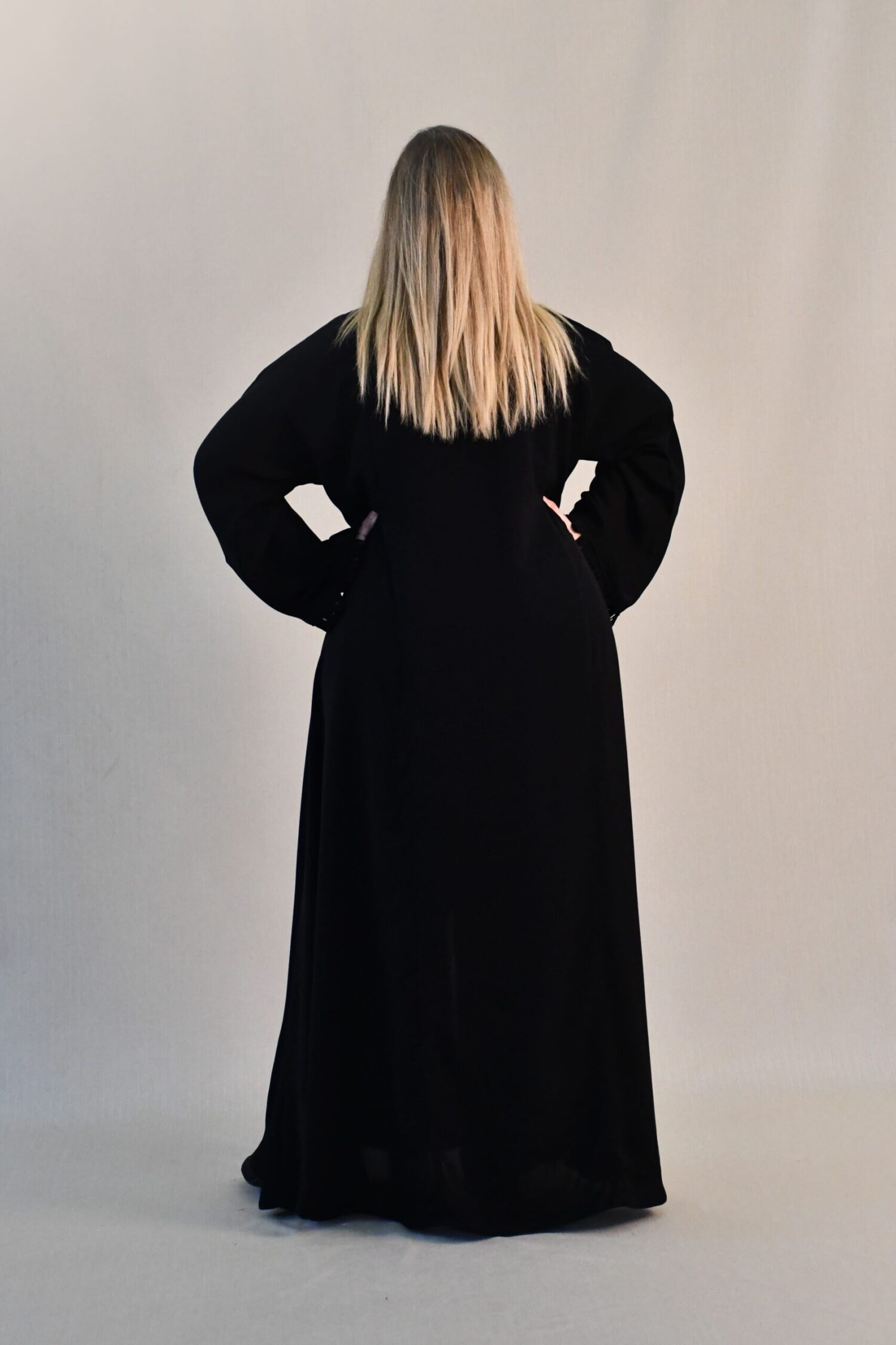 04 1-1245 عبايه شيهانه سبشل