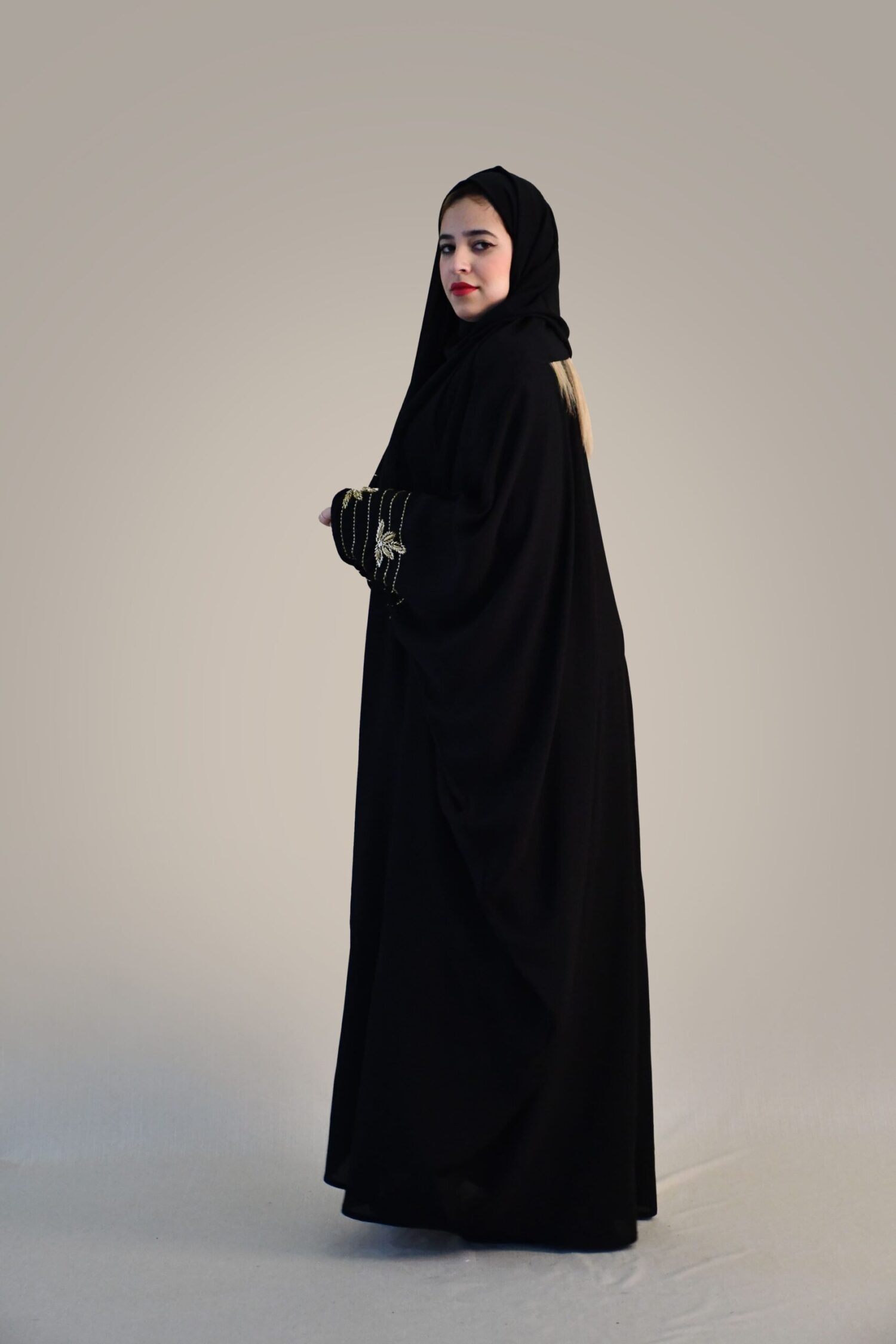 3-1250 عبايه شيهانه ملكي