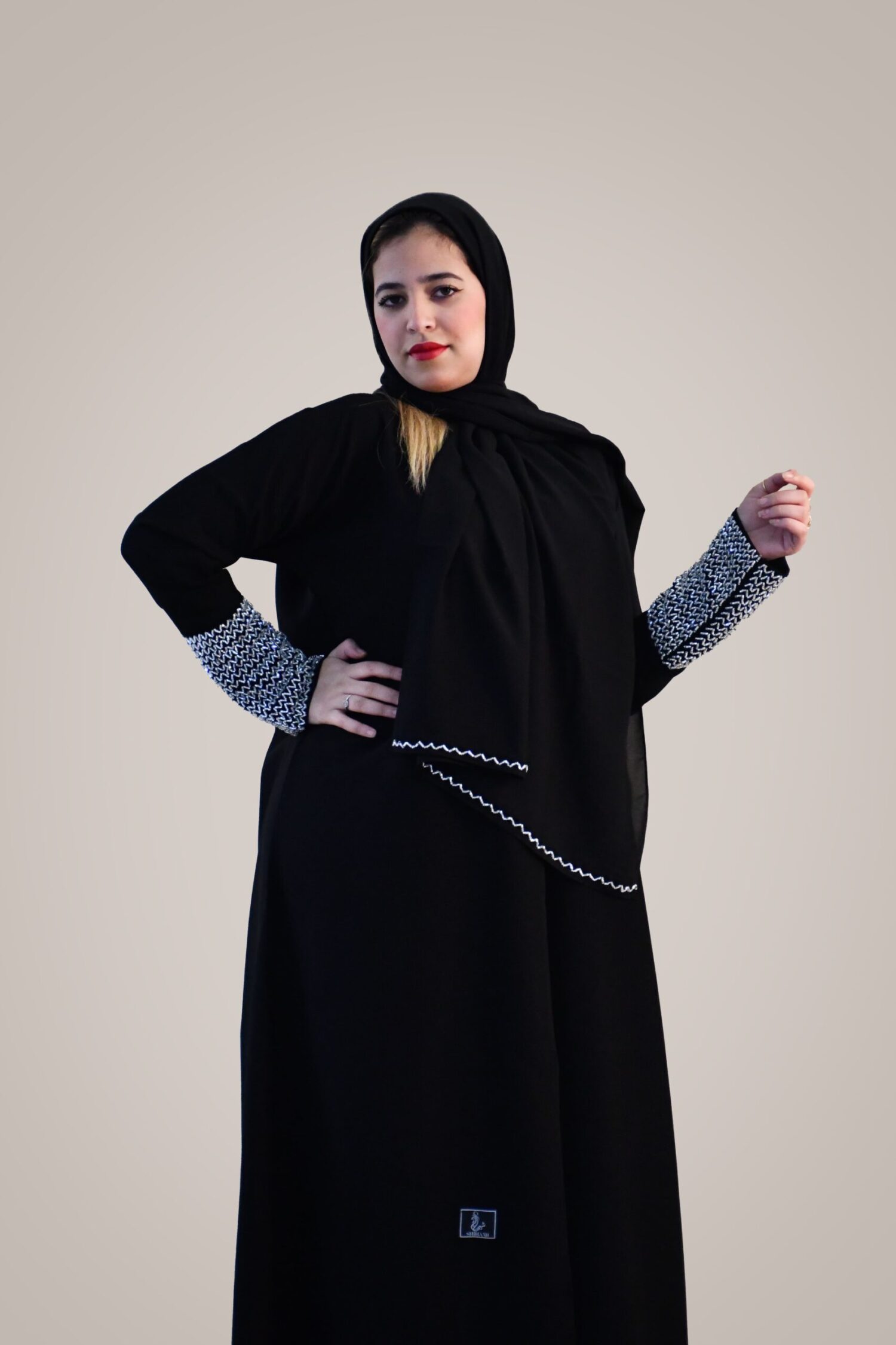 04 3-1163 عبايه شيهانه ملكي