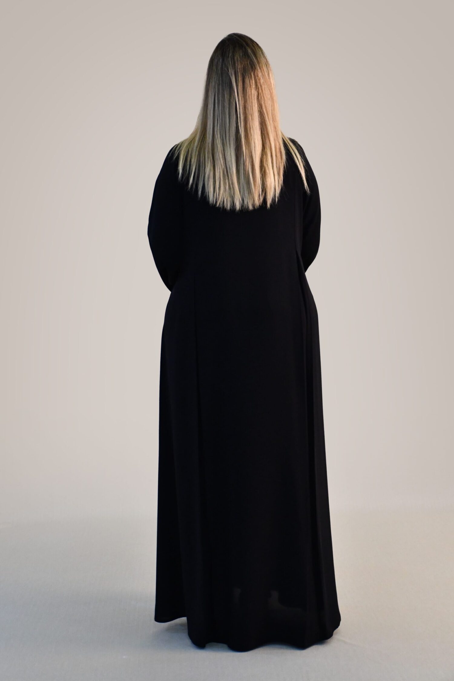 4-1239 عبايه شيهانه سبشل